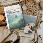 Mountain Adventure Wedding Foto Rett Date Save The Date<br><div class="desc">Hochzeit von Bergen und Abenteuer Speichern Sie die Date-Karte. Personalisiert mit Ihrem Foto auf der Rückseite. Kaufen Sie gedruckte Exemplare oder bestellen Sie digital,  um sie per E-Mail oder in Ihren sozialen Medien mit Freunden und der Familie zu teilen.</div>