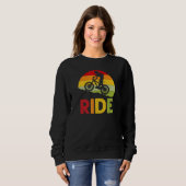 Mountain Bike Ride Retro Sunset Sweatshirt (Vorne ganz)