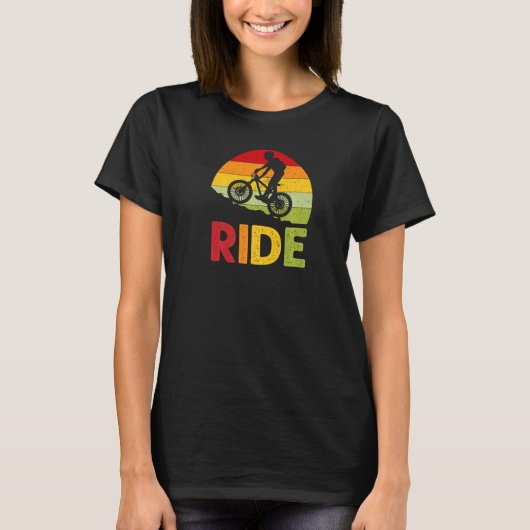 Mountain Bike Ride Retro Sunset   T-Shirt (Vorderseite)