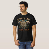 Mountain Compass Hiking Adventure Scenic Route T-Shirt (Vorne ganz)