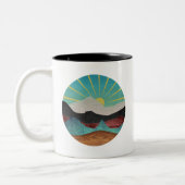 Mountain Fantasy Sunrise Zweifarbige Tasse (Links)