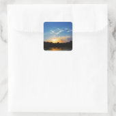 Mountain Lake Sunset Quadratischer Aufkleber (Tasche)