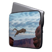 Mountain Lion Jumping Morning Skysprung, Löwe, Tie Laptopschutzhülle (Vorderseite Links)