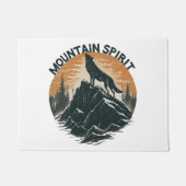 Mountain Majesty Wolf Howling auf dem Gipfel Fußmatte (Vorderseite)