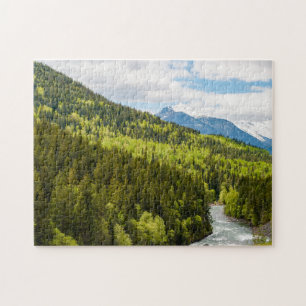 Mountain River im Wald von British Columbia Puzzle