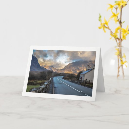 Mountain Road in Wales. Karte (Gelbe Blume)