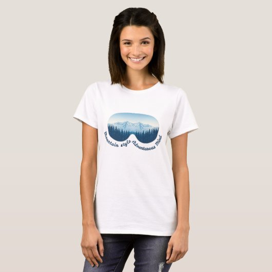 Mountain Style, Adventurous Mind – Ski Goggle  T-Shirt (Vorne ganz)