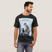 Mountain Whiskers: Felini trifft den Schneeleopard T-Shirt (Vorne ganz)