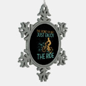 Mountainbike Biker Schneeflocken Zinn-Ornament (Links)