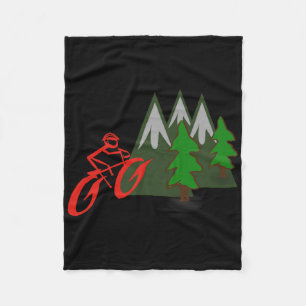 Mountainbiker beim Bergauffahren Fleecedecke
