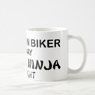 Mountainbiker tödliches Ninja bis zum Nacht Kaffeetasse