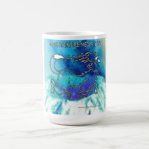 MountainFire Media Blue Vulkan auf einem Kaffeetasse