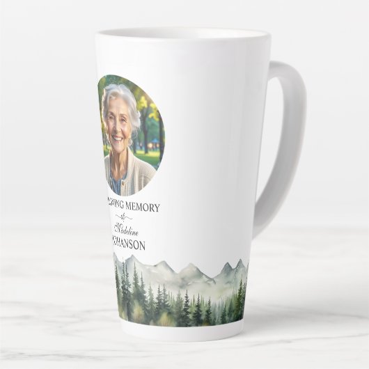 Mountains and Trees Celebration Of Life Keepsake Milchtasse (Rechte Ecke)