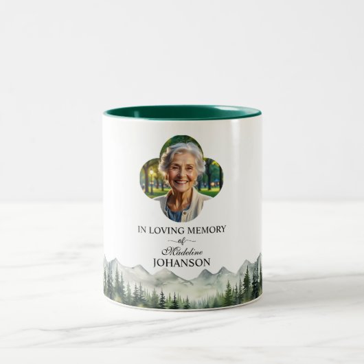 Mountains and Trees Celebration Of Life Keepsake Zweifarbige Tasse (Mittel)