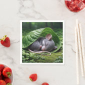 Mouse schlafen in grünem Leaf Serviette (Beispiel)