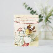 "Mouse Seamstress and Teacup" von Beatrix Potter Postkarte (Stehend Vorderseite)