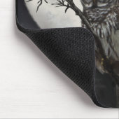 Mousepad der Barden-Eule im nächtlichen Himmel (Ecke)