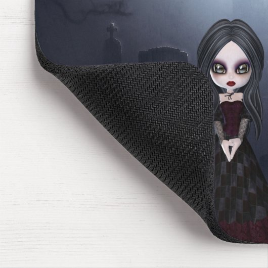Mousepad mit gruseligem Goth Mädchen im Friedhof (Ecke)