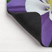 Mousepad mit Lila und weißer Blume aus Kolumbien (Ecke)