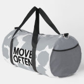 "Move Often Camo Duffel" Duffle Bag (Rechte Ecke)