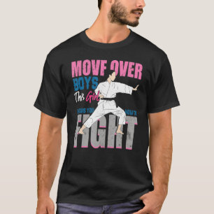"Move over Boys Girl" zeigt Ihnen, wie Sie Karate T-Shirt