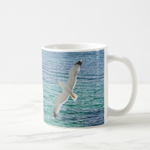 Möwe über dem Meer Kaffeetasse