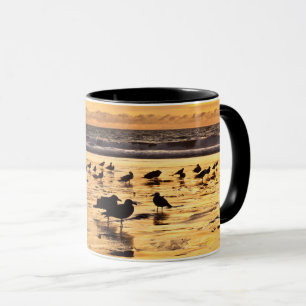Möwen am Strand bei Sonnenuntergang Tasse