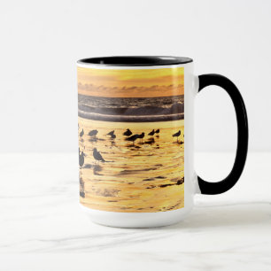 Möwen am Strand bei Sonnenuntergang Tasse