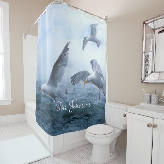 Möwen fliegen über das Meer Duschvorhang (Beispiel)