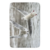 Möwen im Flug Badematte (Vorderseite Vertikal)