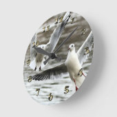 Möwen im Flug Runde Wanduhr (Winkel)
