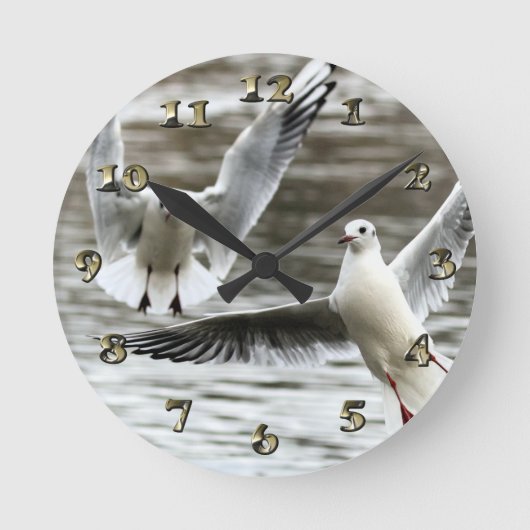 Möwen im Flug Runde Wanduhr (Vorderseite)