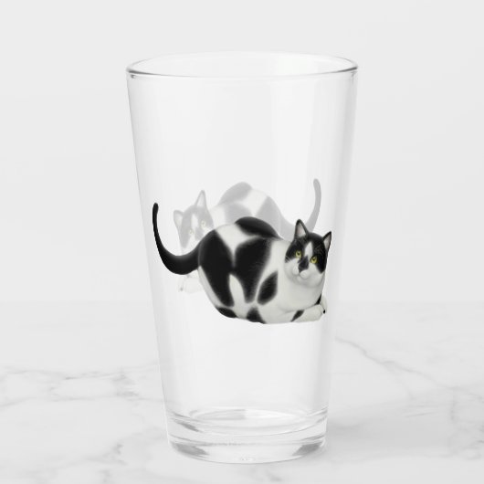 Moxie das Schwarz-weiße Kuh-Katzen-trinkende Glas (Rückseite)