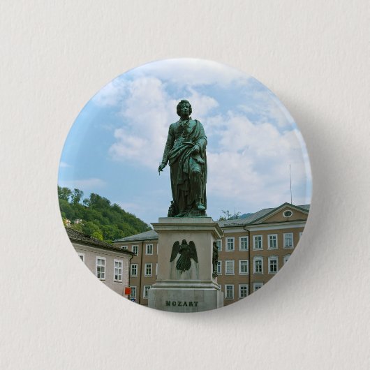 Mozart-Statue in Salzburg Button (Vorderseite)