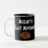Mozarts letzte Bewegungs-unglaublich witzig Zweifarbige Tasse (Links)