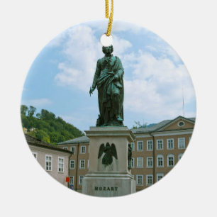 Mozartstatue in Salzburg Keramikornament