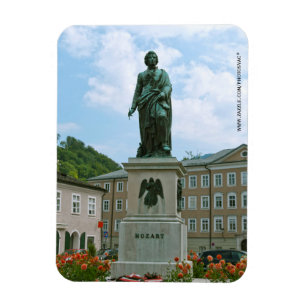 Mozartstatue in Salzburg Magnet