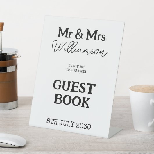 Mr. And Mrs Black and White Wedding Guest Book Sockelschild (In SItu)