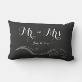 Mr. and Mrs Black and White Wedding Pillows Lendenkissen (Rückseite)