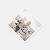 Mr. and Mrs Black Elegant Script Wedding Foto Serviette (Ecke)