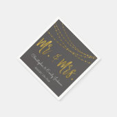 Mr. and Mrs. Charcoal and Gold Foil String Lights Serviette (Ecke)