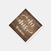 "Mr. and Mrs." Elegante weiße Schrift über Rustika Serviette (Ecke)
