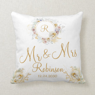 Mr. and Mrs. Gold Floral Monogram Logokissen Kissen