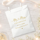 Mr. and Mrs. Gold Heart Script Personalisiert Wedd Geschenktütchen (Ausgeschnitten)