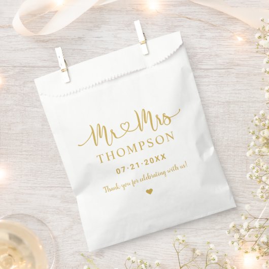 Mr. and Mrs. Gold Heart Script Personalisiert Wedd Geschenktütchen (Ausgeschnitten)