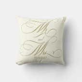 Mr. and Mrs. gold script personalisierte Hochzeit Kissen (Vorderseite)