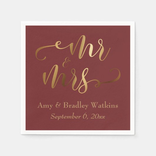 "Mr. and Mrs." Goldkalligraphie über Burgund Serviette (Vorderseite)