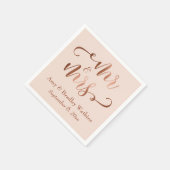 "Mr. and Mrs." Imitats Copper Script auf Blush Pin Serviette (Ecke)