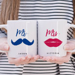 Mr. and Mrs Matching Lovers Lips & Mustache Liebestassen<br><div class="desc">Feiern Sie die Liebe mit diesem zauberhaften Set der Tasse, das perfekt für Paare geeignet ist! Die "Mr."-Tasse ist mit einem kühnen blauen Schnurrbart versehen, während die "Mrs."-Tasse lebendige rote Lippen hervorhebt, beides in eleganten Schriftart. Personalisieren Sie jede Tasse mit Namen, um sie einzigartig zu machen. Dieses charmante Set eignet...</div>