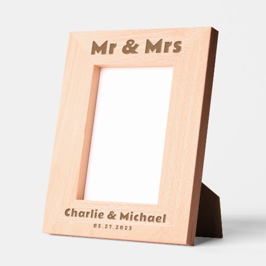 Mr. and Mrs. names date Retro Schriftart Hochzeit Geätzte Rahmen (Links)